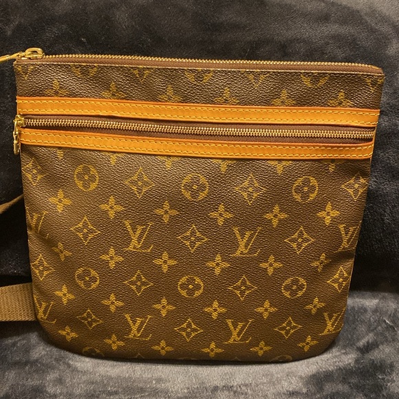 🩷 LOUIS VUITTON BOSPHORE MONOGRAM CROSSBODY 🩷 - Picture 8 of 16